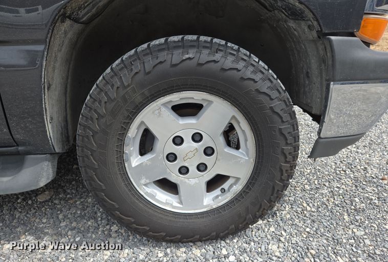 image for item DS5369 2005 Chevrolet Suburban Police SUV