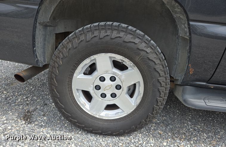 image for item DS5369 2005 Chevrolet Suburban Police SUV