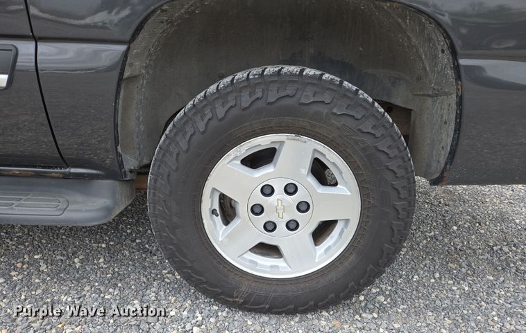 image for item DS5369 2005 Chevrolet Suburban Police SUV