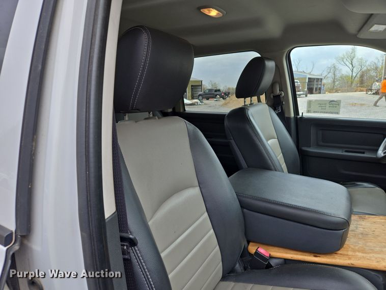 image for item DS5370 2012 Dodge Ram 2500 Crew Cab pickup truck