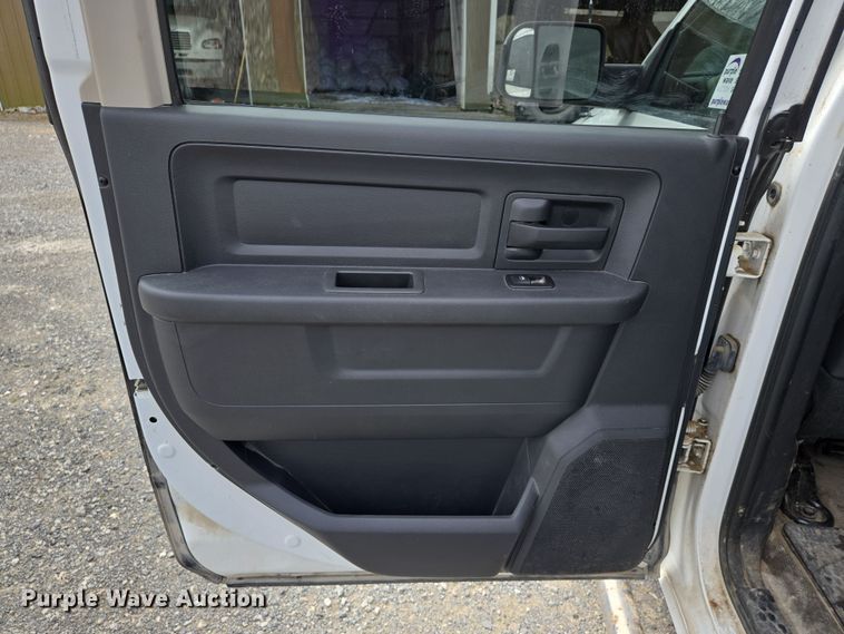 image for item DS5370 2012 Dodge Ram 2500 Crew Cab pickup truck