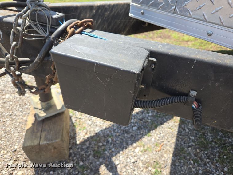 image for item DT4755 2016 Lark United enclosed cargo trailer