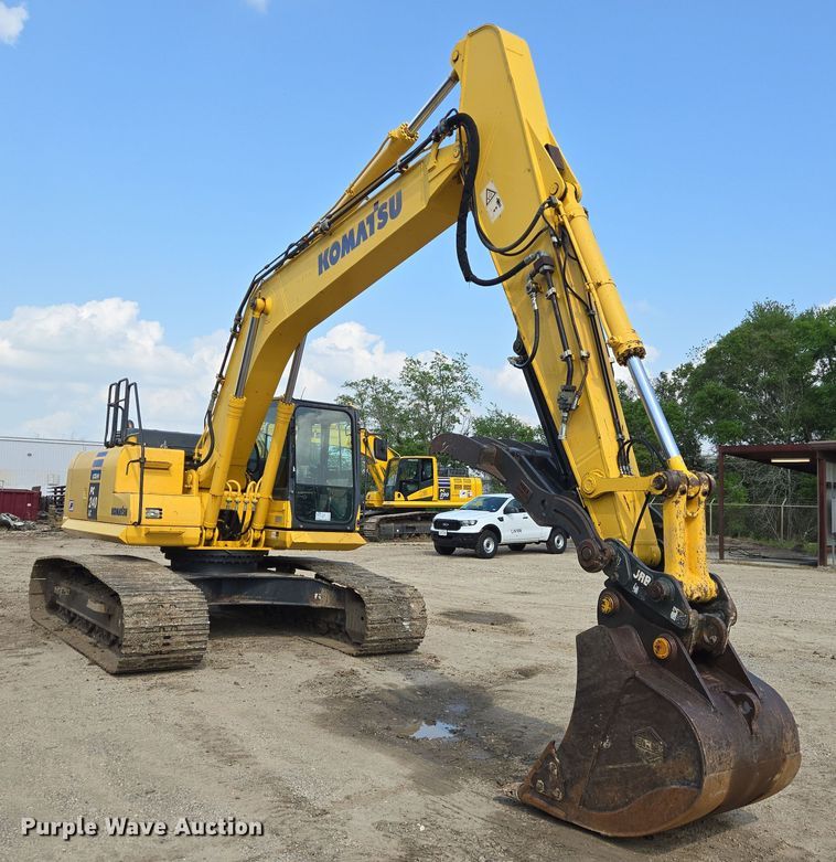 image for item DT4771 2013 Komatsu PC240LC-10 excavator