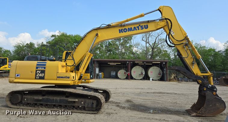 image for item DT4771 2013 Komatsu PC240LC-10 excavator