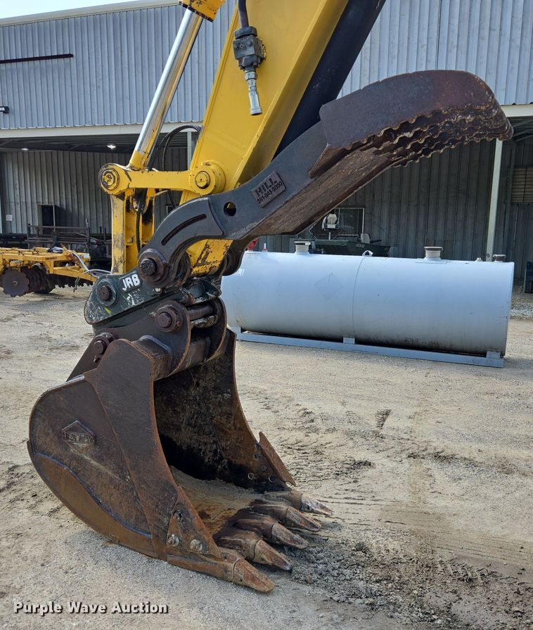 image for item DT4771 2013 Komatsu PC240LC-10 excavator
