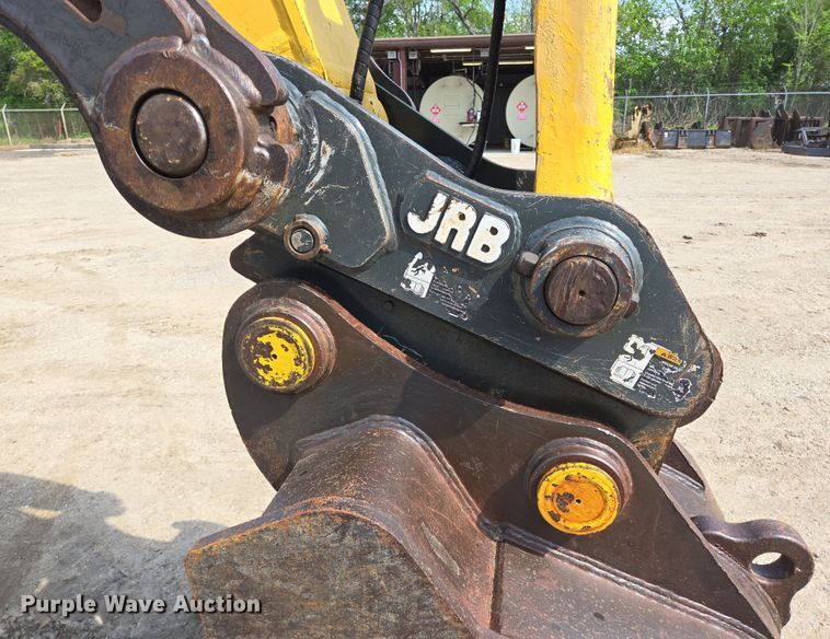 image for item DT4771 2013 Komatsu PC240LC-10 excavator