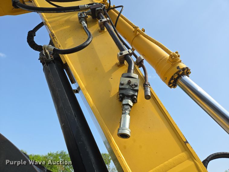 image for item DT4771 2013 Komatsu PC240LC-10 excavator