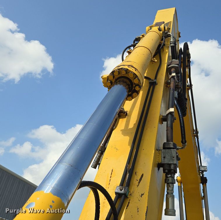 image for item DT4771 2013 Komatsu PC240LC-10 excavator