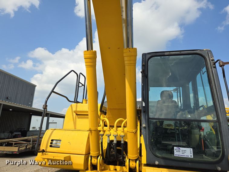 image for item DT4771 2013 Komatsu PC240LC-10 excavator