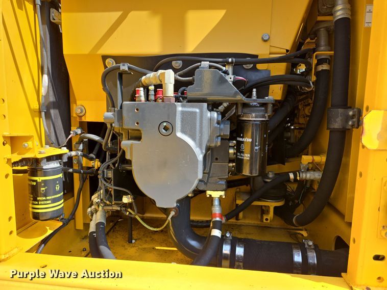 image for item DT4771 2013 Komatsu PC240LC-10 excavator