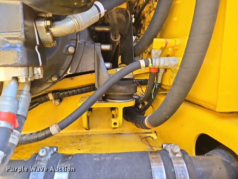 image for item DT4771 2013 Komatsu PC240LC-10 excavator