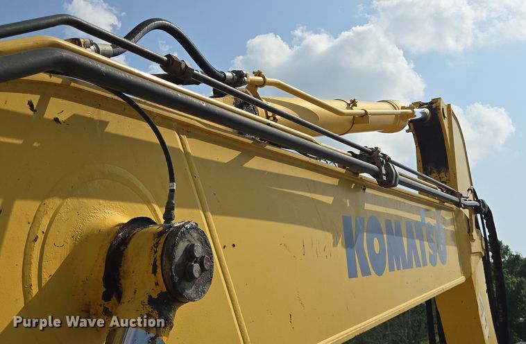 image for item DT4771 2013 Komatsu PC240LC-10 excavator
