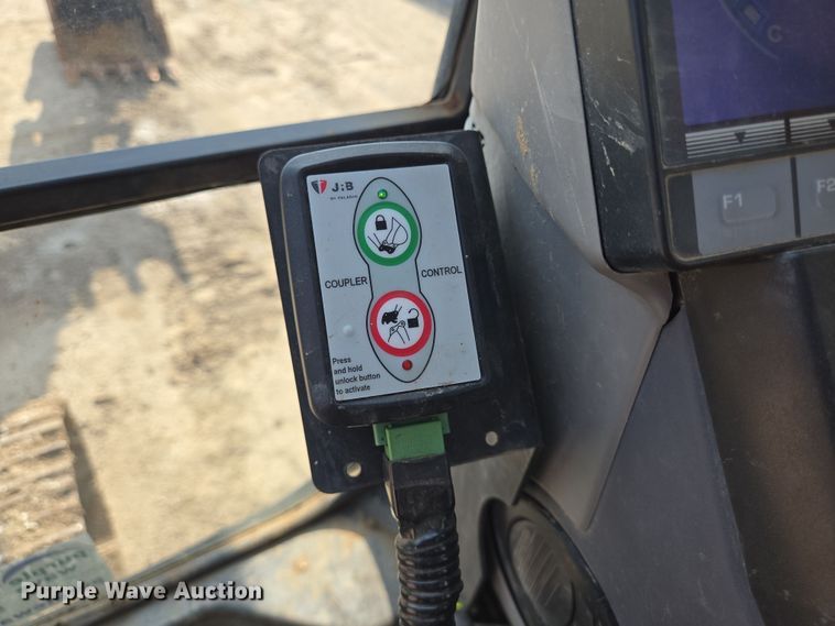 image for item DT4771 2013 Komatsu PC240LC-10 excavator