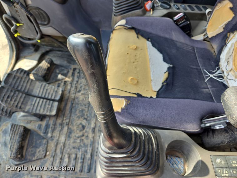 image for item DT4771 2013 Komatsu PC240LC-10 excavator