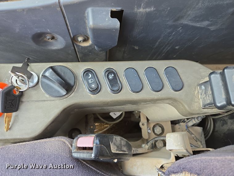 image for item DT4771 2013 Komatsu PC240LC-10 excavator