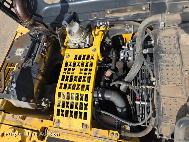 image for item DT4771 2013 Komatsu PC240LC-10 excavator