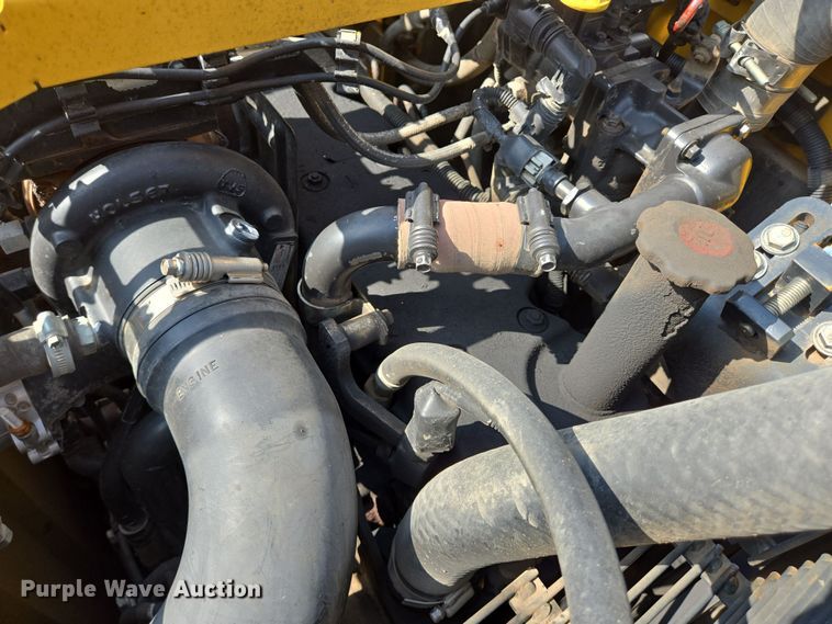 image for item DT4771 2013 Komatsu PC240LC-10 excavator