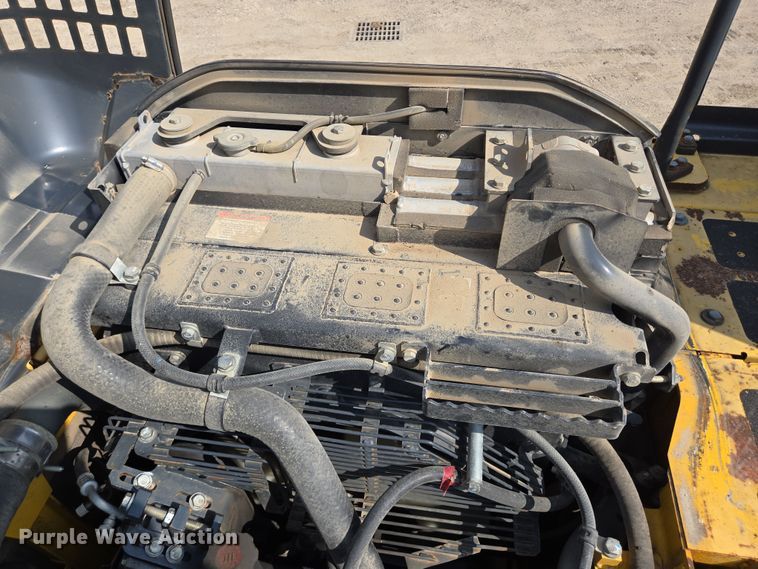 image for item DT4771 2013 Komatsu PC240LC-10 excavator