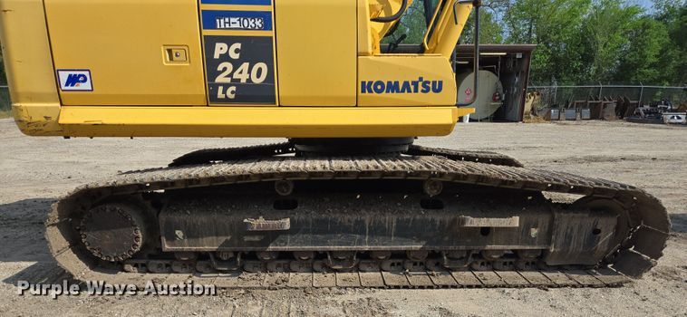 image for item DT4771 2013 Komatsu PC240LC-10 excavator
