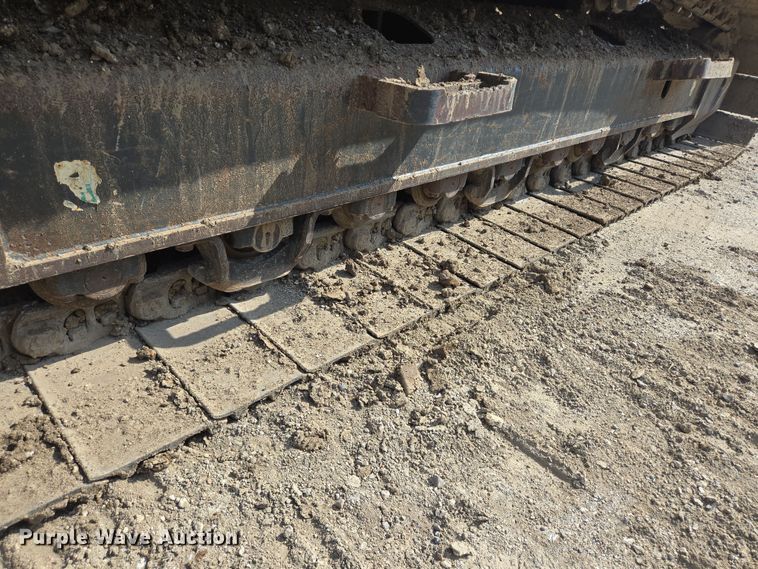 image for item DT4771 2013 Komatsu PC240LC-10 excavator