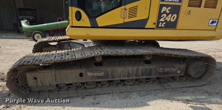 image for item DT4771 2013 Komatsu PC240LC-10 excavator