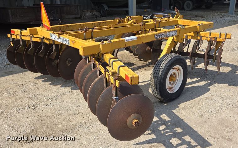 image for item DT4772 Hay King tandem disk