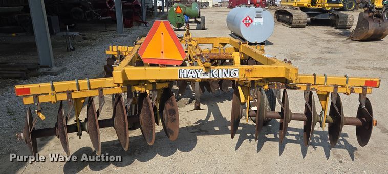 image for item DT4772 Hay King tandem disk