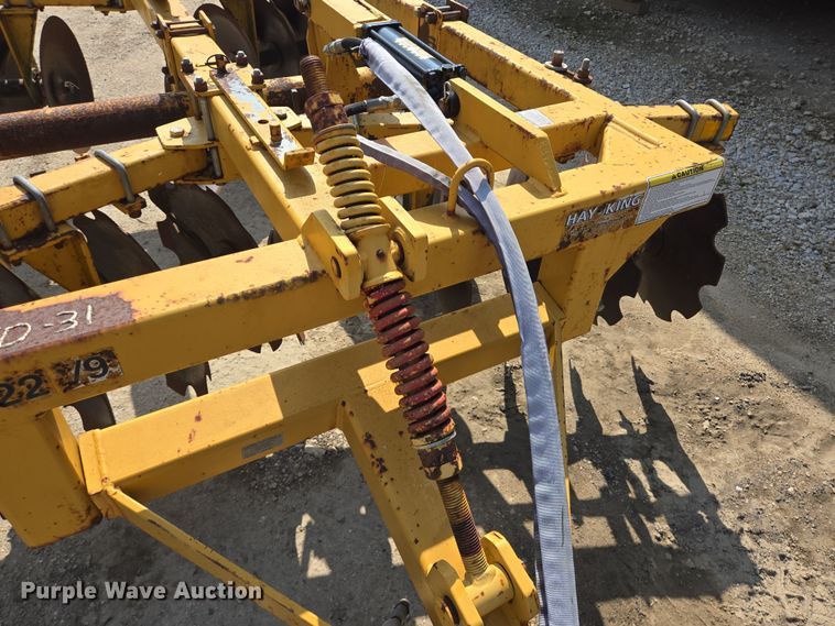 image for item DT4772 Hay King tandem disk