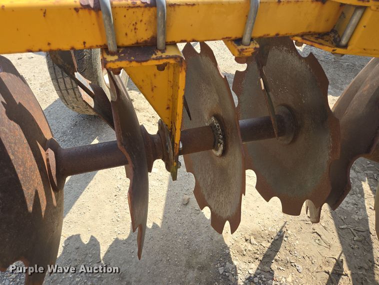 image for item DT4772 Hay King tandem disk