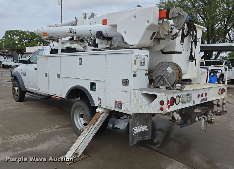 image for item DT4773 2013 Dodge Ram 5500 bucket truck