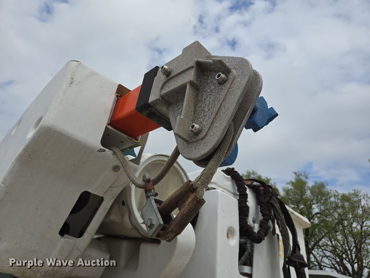 image for item DT4773 2013 Dodge Ram 5500 bucket truck