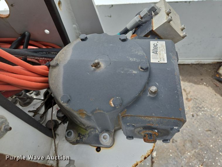 image for item DT4773 2013 Dodge Ram 5500 bucket truck