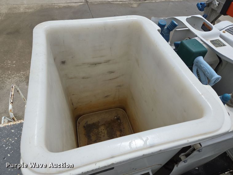 image for item DT4773 2013 Dodge Ram 5500 bucket truck