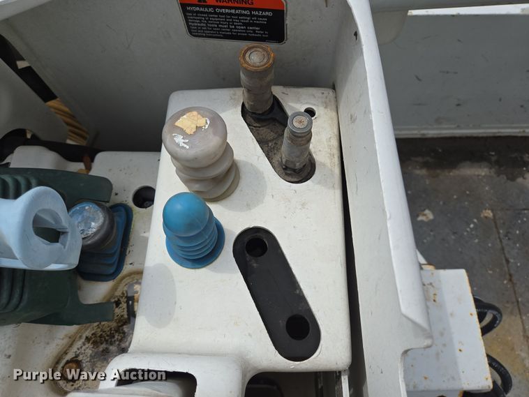 image for item DT4773 2013 Dodge Ram 5500 bucket truck