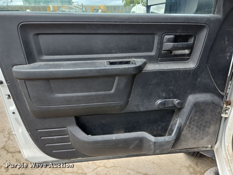 image for item DT4773 2013 Dodge Ram 5500 bucket truck