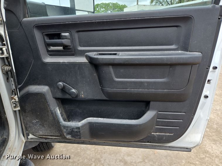 image for item DT4773 2013 Dodge Ram 5500 bucket truck