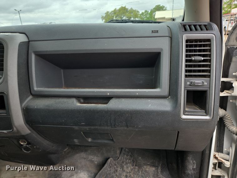 image for item DT4773 2013 Dodge Ram 5500 bucket truck