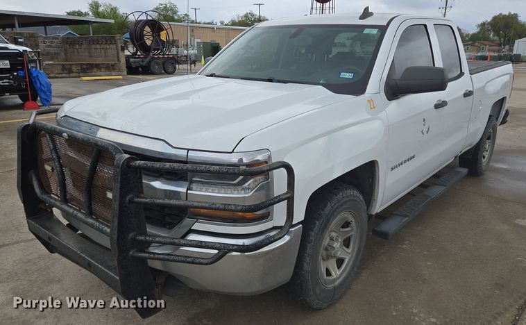 image for item DT4774 2018 Chevrolet Silverado 1500 Double Cab pickup truck
