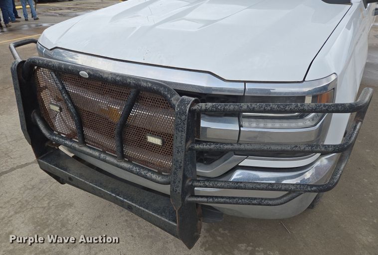 image for item DT4774 2018 Chevrolet Silverado 1500 Double Cab pickup truck