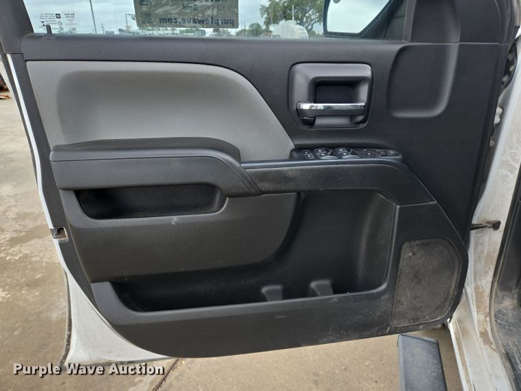 image for item DT4774 2018 Chevrolet Silverado 1500 Double Cab pickup truck