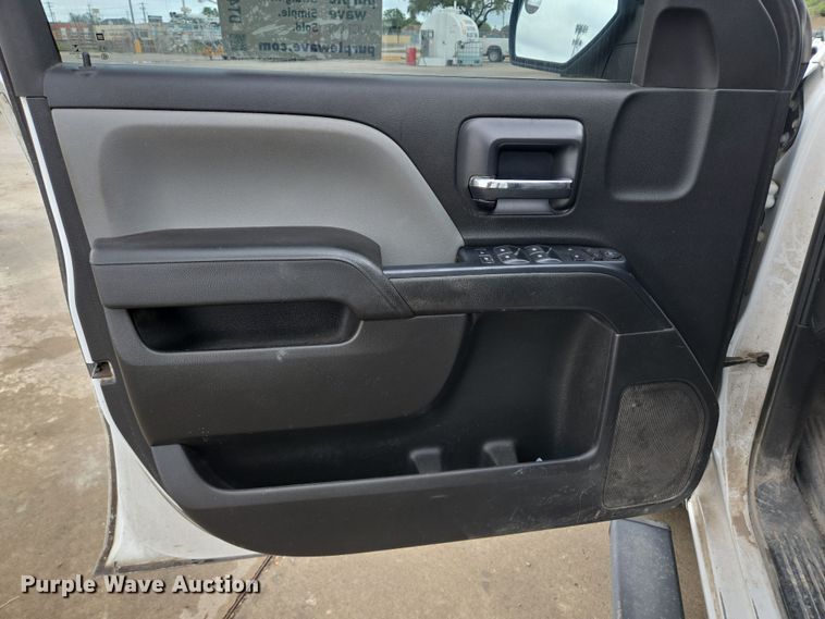 image for item DT4774 2018 Chevrolet Silverado 1500 Double Cab pickup truck