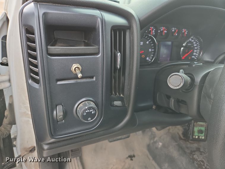 image for item DT4774 2018 Chevrolet Silverado 1500 Double Cab pickup truck