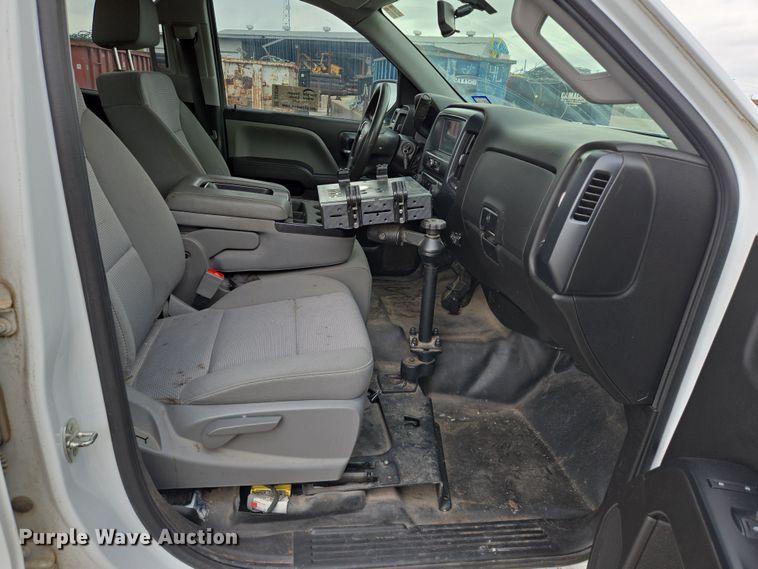 image for item DT4774 2018 Chevrolet Silverado 1500 Double Cab pickup truck