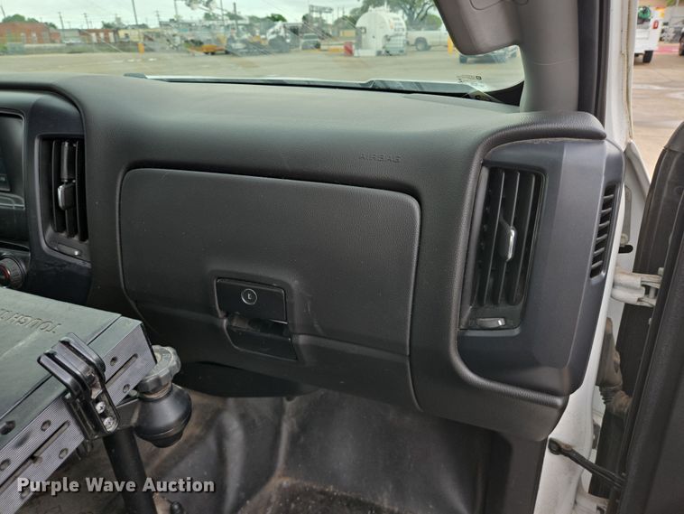 image for item DT4774 2018 Chevrolet Silverado 1500 Double Cab pickup truck