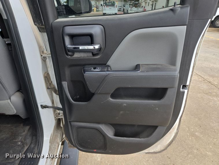 image for item DT4774 2018 Chevrolet Silverado 1500 Double Cab pickup truck