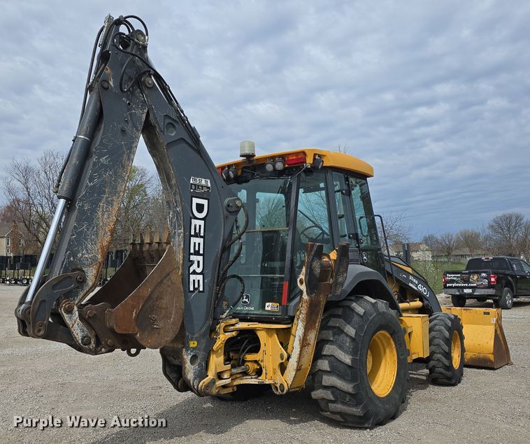 image for item DT6764 2010 John Deere 410J backhoe