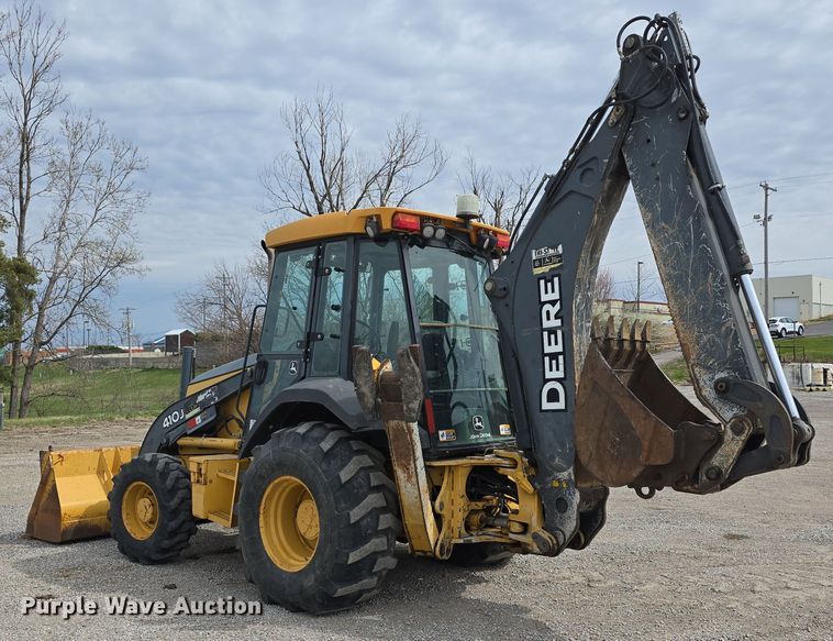 image for item DT6764 2010 John Deere 410J backhoe