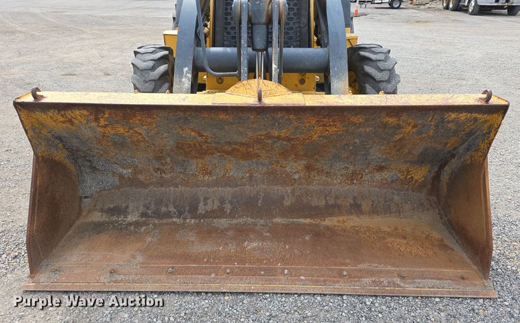 image for item DT6764 2010 John Deere 410J backhoe