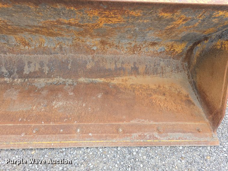 image for item DT6764 2010 John Deere 410J backhoe