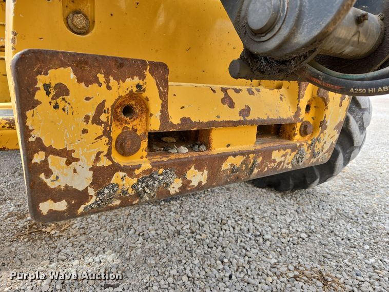 image for item DT6764 2010 John Deere 410J backhoe